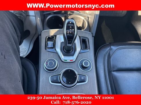 Used 2023 Alfa Romeo Stelvio Ti image 41