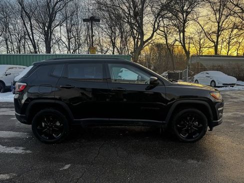 Used 2020 Jeep Compass Latitude image 4