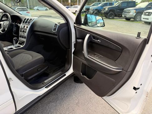 Used 2012 GMC Acadia SLE FWD image 30