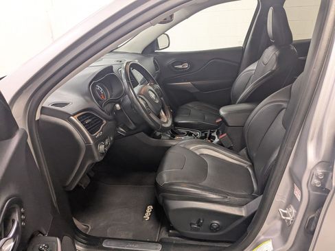 Used 2019 Jeep Cherokee Limited AWD/4WD image 22