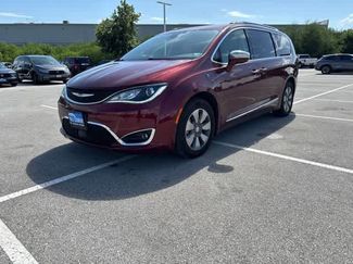 Used 2020 Chrysler Pacifica Limited w/ Advanced Safetytec Group FWD video 1