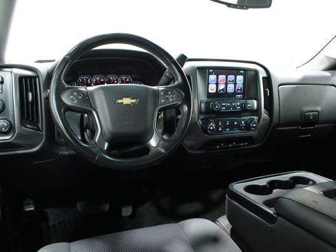 Used 2017 Chevrolet Silverado 1500 LT w/ Trailering Package AWD/4WD image 2