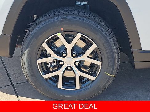 New 2025 Jeep Grand Cherokee L Limited w/ Luxury Tech Group II image 40