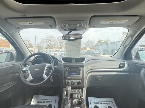 Used 2017 Chevrolet Traverse LT image 16