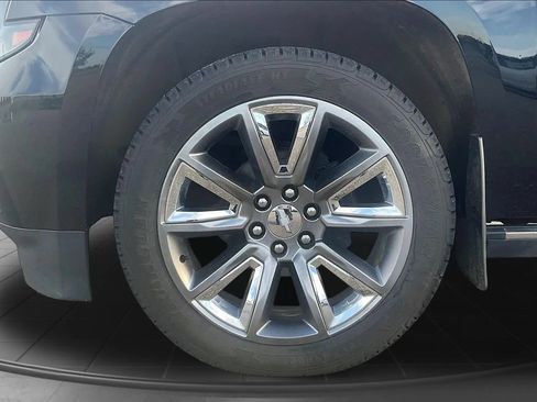 Used 2019 Chevrolet Suburban Premier AWD/4WD image 41