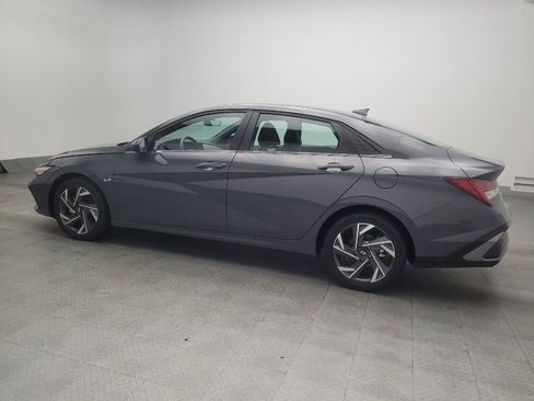 Used 2025 Hyundai Elantra SEL FWD image 3