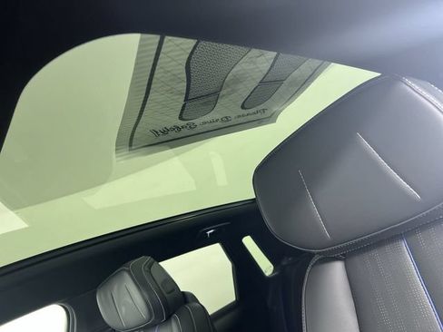 Used 2025 Cadillac Lyriq Sport AWD/4WD image 19