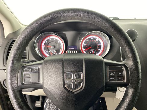 Used 2018 Dodge Grand Caravan SE w/ UConnect Hands-Free Group FWD image 19