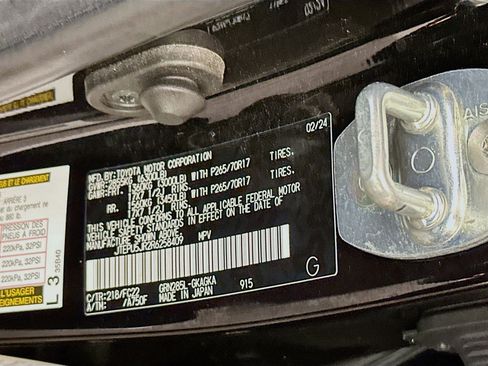 Used 2024 Toyota 4Runner TRD Off-Road image 12