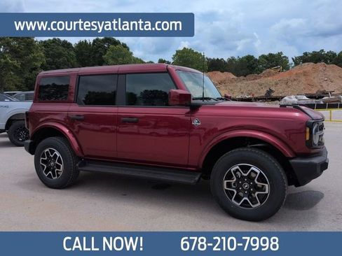 New 2026 Ford Bronco Outer Banks AWD/4WD image 1