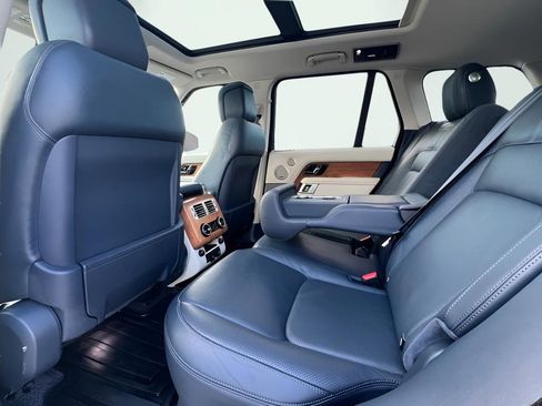 Used 2019 Land Rover Range Rover HSE image 16