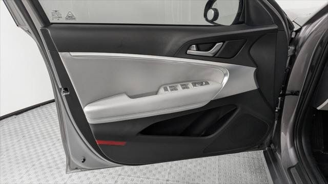 Used 2023 Genesis G70 2.0T RWD image 13