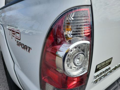 Used 2011 Toyota Tacoma PreRunner image 13