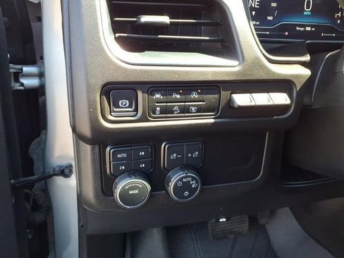 Used 2024 Chevrolet Suburban High Country AWD/4WD image 19