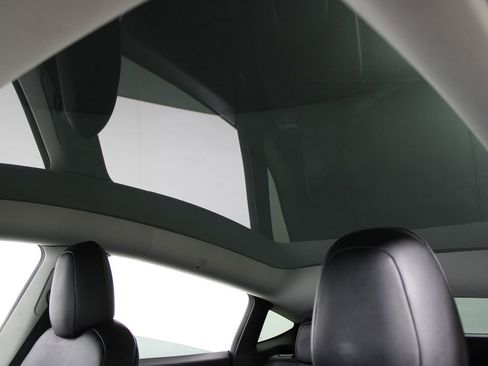 Used 2022 Tesla Model Y Performance AWD/4WD image 8