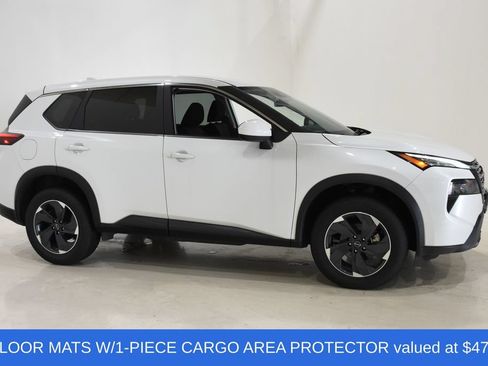 Used 2025 Nissan Rogue SV AWD/4WD image 3