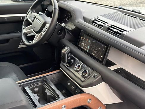 Used 2020 Land Rover Defender 110 S image 9