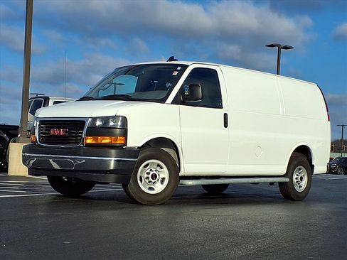 Used 2024 GMC Savana 2500 w/ Driver Convenience Package image 1