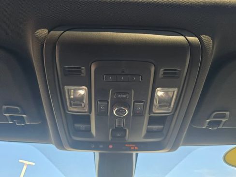 Used 2021 Chevrolet Suburban High Country AWD/4WD image 34