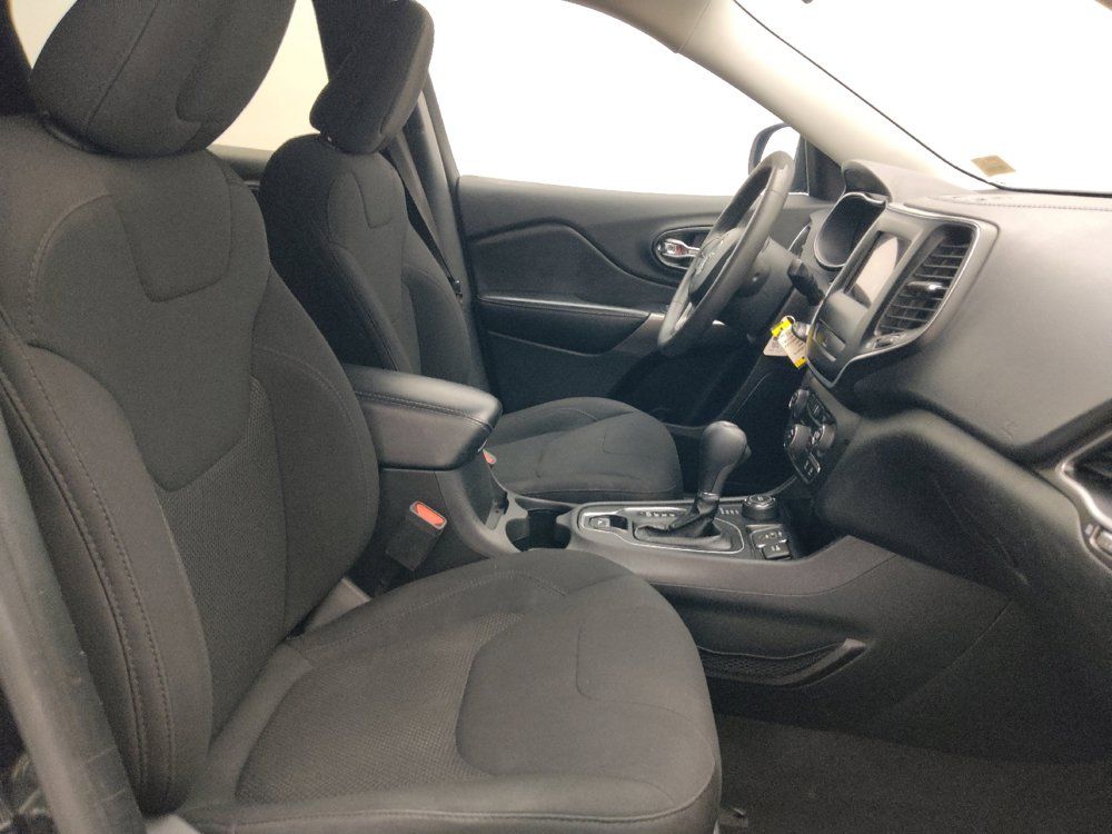 Used 2020 Jeep Cherokee Latitude AWD/4WD image 21