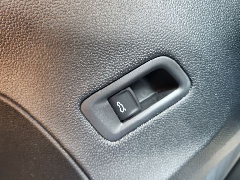 New 2026 Volkswagen Atlas Cross Sport SE image 33