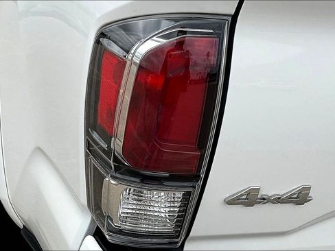 Used 2023 Toyota Tacoma Limited AWD/4WD image 25