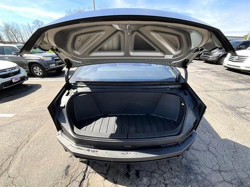 Used 2024 Tesla Cybertruck AWD Crew Cab image 3