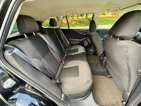 Used 2022 Subaru Outback Premium AWD/4WD image 12