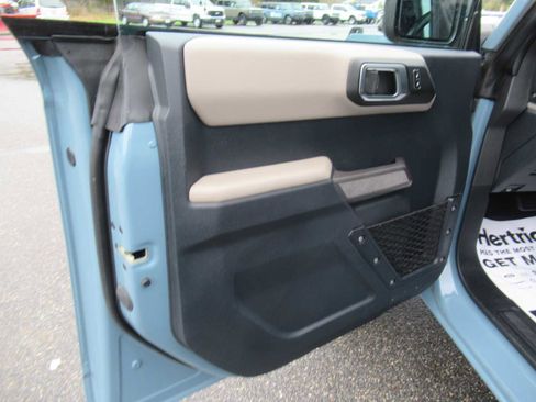 Used 2023 Ford Bronco Wildtrak image 15