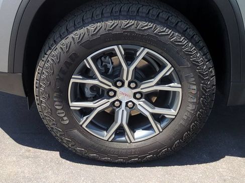 Used 2025 GMC Acadia AT4 AWD/4WD image 64