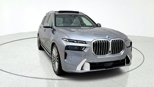Used 2024 BMW X7 xDrive40i w/ Premium Package AWD/4WD image 2
