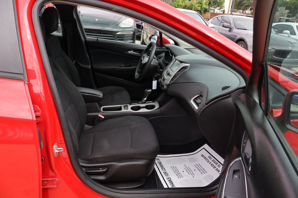 Used 2017 Chevrolet Cruze LS FWD image 40