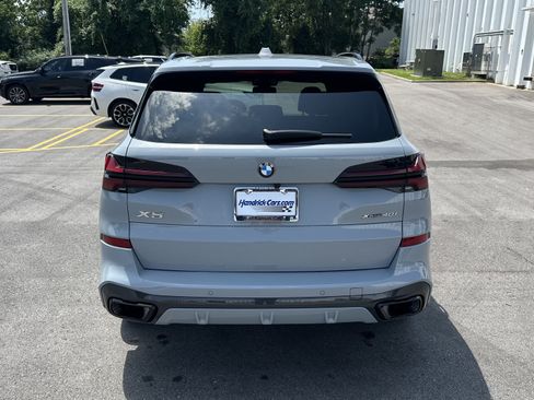 Used 2025 BMW X5 xDrive40i w/ M Sport Package AWD/4WD image 9