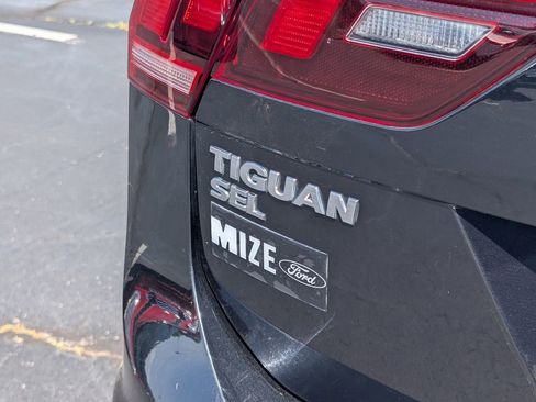 Used 2018 Volkswagen Tiguan SEL FWD image 25