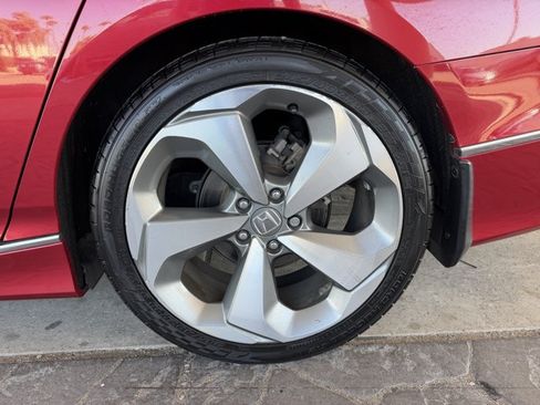 Used 2018 Honda Accord Touring image 22