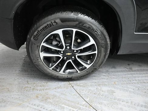 Used 2025 Chevrolet TrailBlazer LT w/ Driver Confidence Package image 16