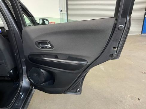Used 2019 Honda HR-V LX image 16