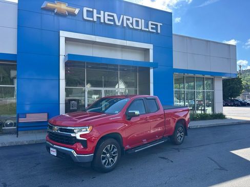 Used 2025 Chevrolet Silverado 1500 LT AWD/4WD image 1
