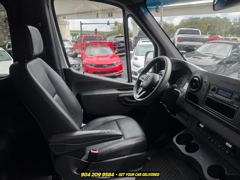 Used 2021 Mercedes-Benz Sprinter 2500 image 26