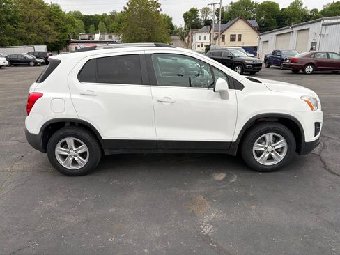 Used 2015 Chevrolet Trax LT w/ LT Sun and Sound Package AWD/4WD image 2