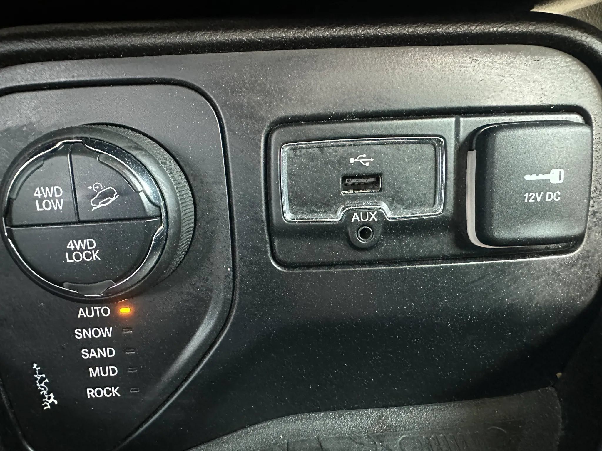 Used 2017 Jeep Renegade Trailhawk w/ Trailer Tow Group AWD/4WD image 17