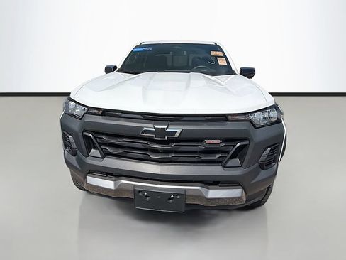 Used 2023 Chevrolet Colorado Trail Boss w/ Technology Package AWD/4WD image 2