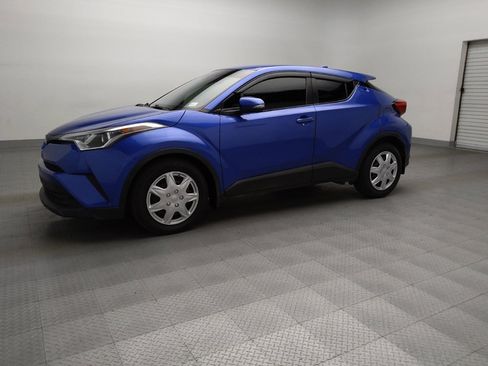 Used 2019 Toyota C-HR LE image 2