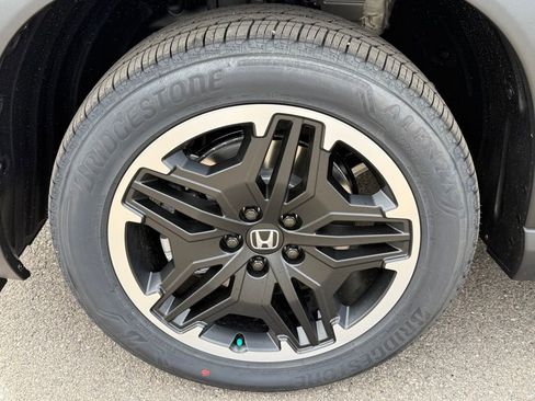 New 2026 Honda Pilot Touring image 11