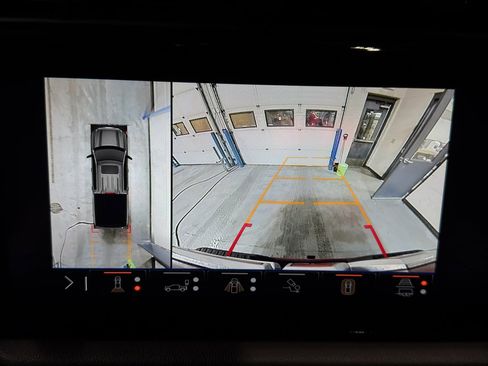 Used 2024 GMC Sierra 1500 AT4 w/ Technology Package image 34