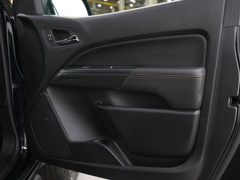 Used 2018 GMC Canyon All Terrain w/ Trailering Package AWD/4WD image 9