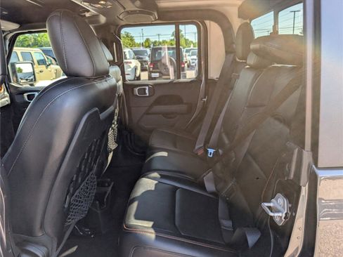 Used 2020 Jeep Gladiator Mojave AWD/4WD image 13