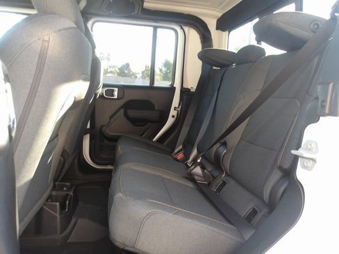 New 2025 Jeep Gladiator Willys image 19