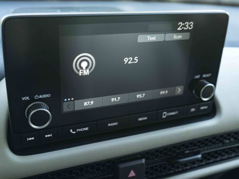 Used 2025 Honda HR-V LX image 29