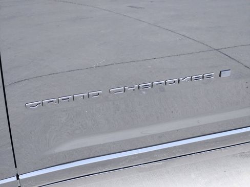 New 2025 Jeep Grand Cherokee L Summit w/ Obsidian Package image 12